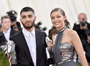 Read more about the article Zayn Malik and Gigi Hadid welcome baby girl.