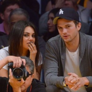 Read more about the article Mila Kunis and Ashton Kutcher raise US$30M in donations for Ukrainian refugees