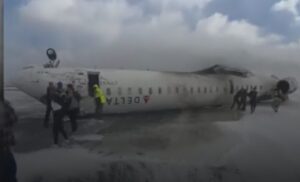 Read more about the article Delta Air Lines plane flips over on landing at Toronto Pearson Airport